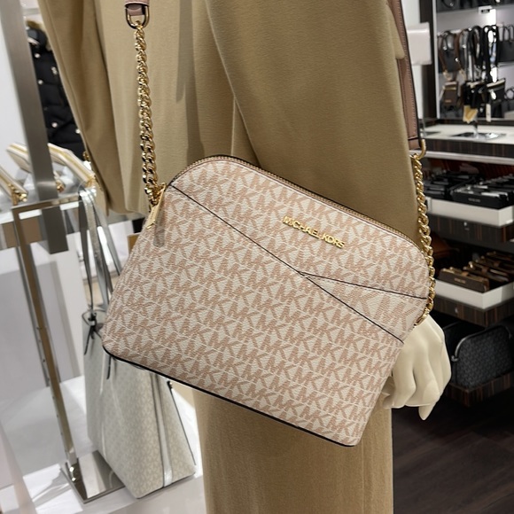 MICHAEL KORS Jet Set Medium Logo Dome Satchel Crossbody
Optic Whit/Rose Gold
NWT - Picture 13 of 16